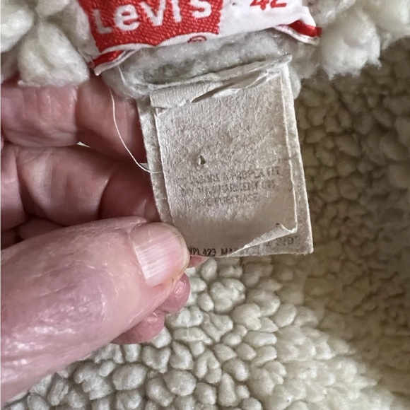 Vintage Levi’s 70505 Sherpa Trucker Jacket Size 42 Light Stonewash USA Made - Picture 4 of 16